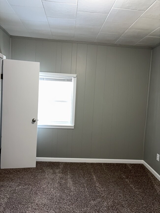 Building Photo - 520 E Washington St