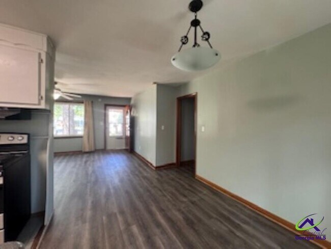 Building Photo - 106 Eleanor Cir