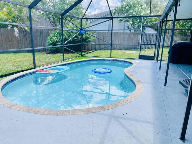Building Photo - 1317 Periwinkle Pl