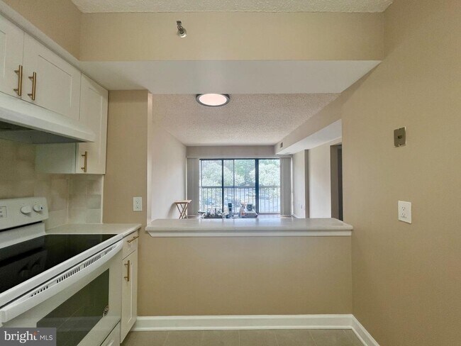 Building Photo - 2921 N Leisure World Blvd
