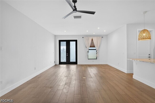 Building Photo - 1218 SW 9th Ct