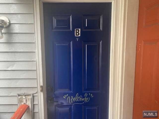 Building Photo - 19-23 W Main St