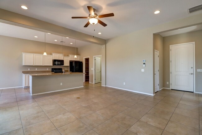 Building Photo - Home for Rent in Quailwood!