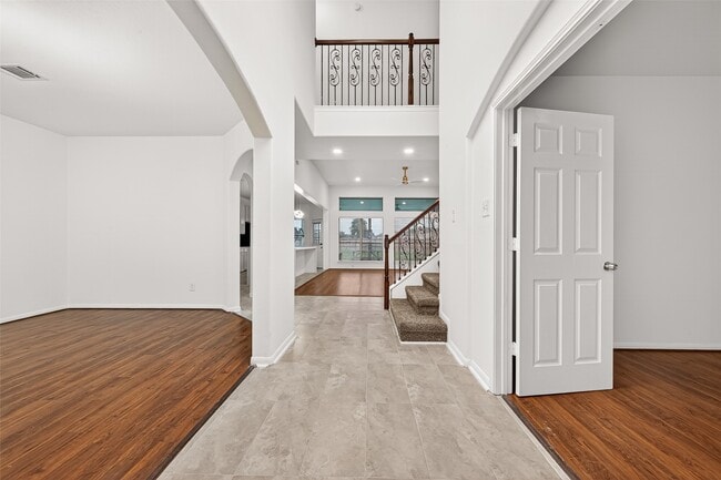 Building Photo - 22303 Naple Hollow Ln