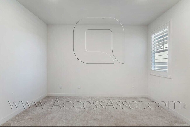 Building Photo - Spacious 4 Bed/3.5 Bath Gem Home In Menifee!