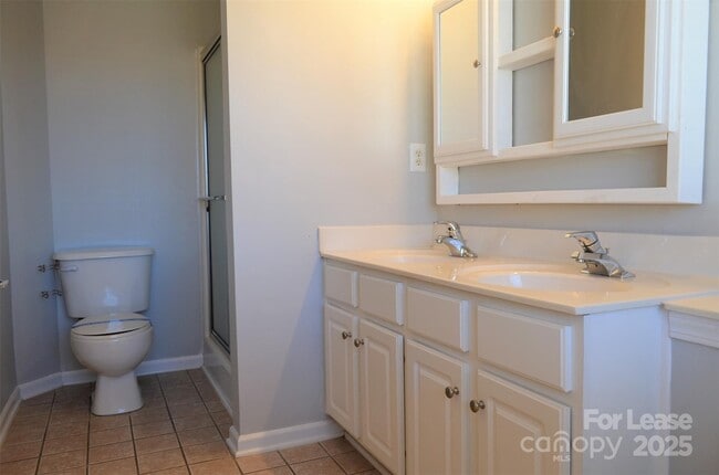 Building Photo - 16217 Peachmont Dr