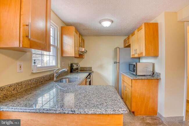 Building Photo - 9220 Pinenut Ct