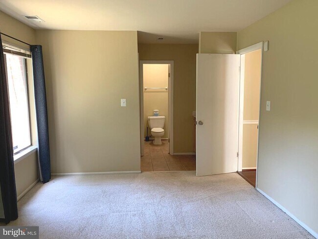 Building Photo - 8141 Needwood Rd