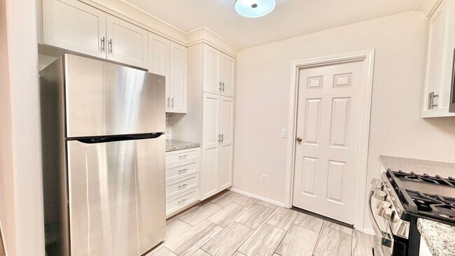 Building Photo - Beautifully Updated Two-Story Townhome on the Pala Mesa Golf Course in Fallbrook!