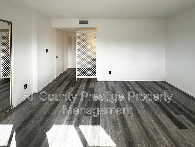 Building Photo - 3459 W Dailey St