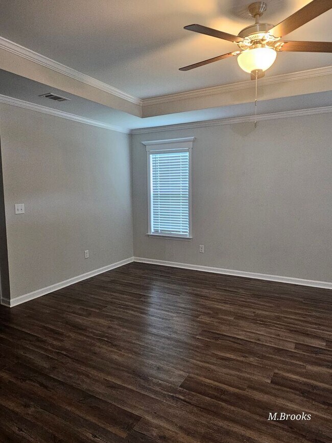 Building Photo - 1704 Almond Tree Pl