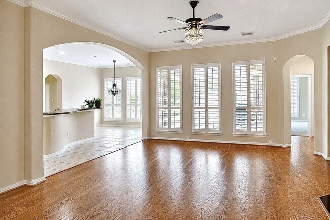 Building Photo - 16415 Burham Park Dr