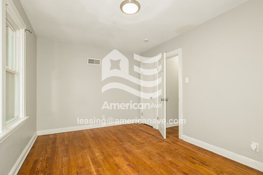 Building Photo - 3825 Melba Pl