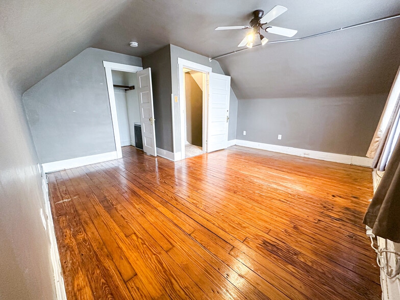 Building Photo - 1325 24th St