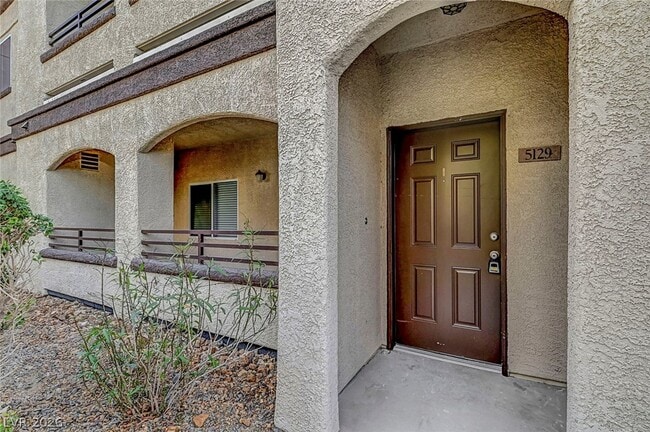 Building Photo - 2291 W Horizon Ridge Pkwy