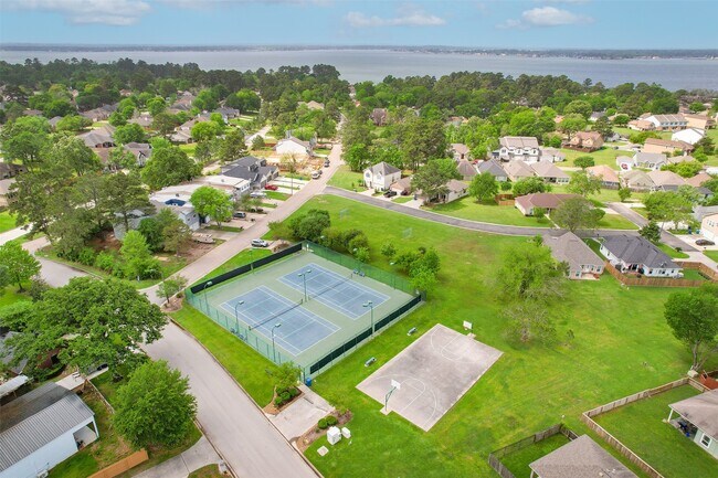 Building Photo - 14874 Cygnus Ct