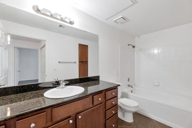 Building Photo - Upgraded first-floor condo in the sought-after Plaza Residences in Scottsdale!