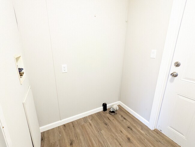 Building Photo - 329 Pine Hills Rd