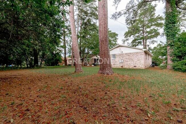Building Photo - 1209 Hemlock St
