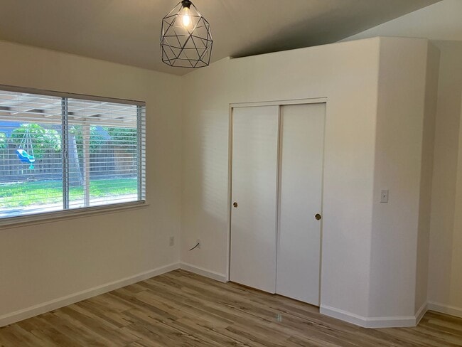 Building Photo - 5200 Dunham Ct