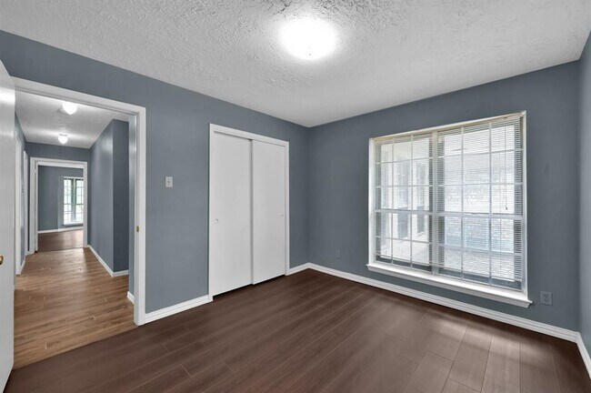 Building Photo - 27110 Jimmy Ln
