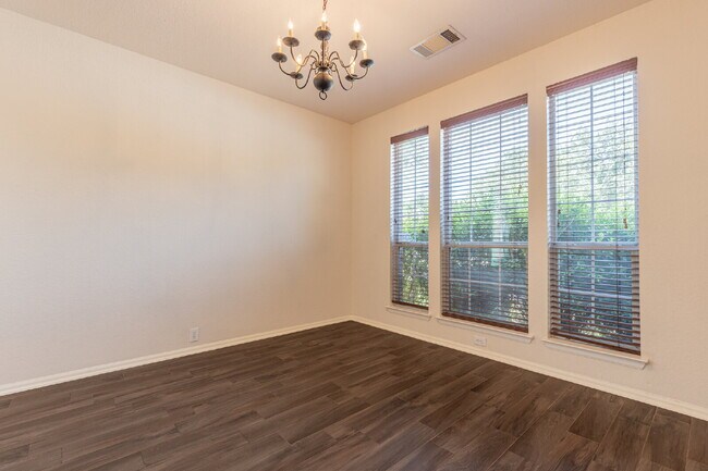Building Photo - 1303 Alpine Pond