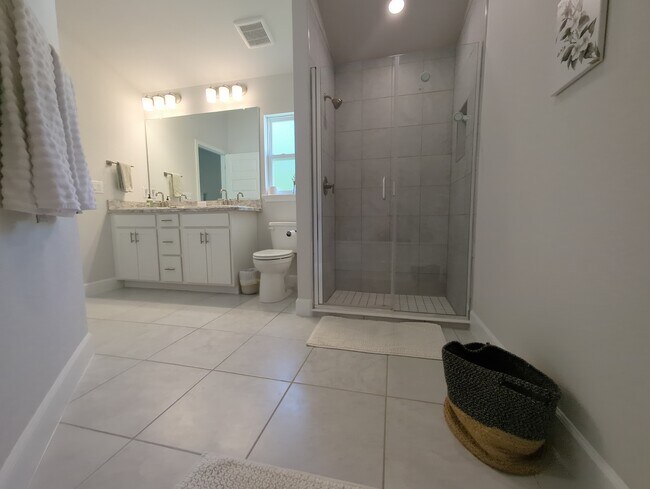 Building Photo - 980 Ibis Cir