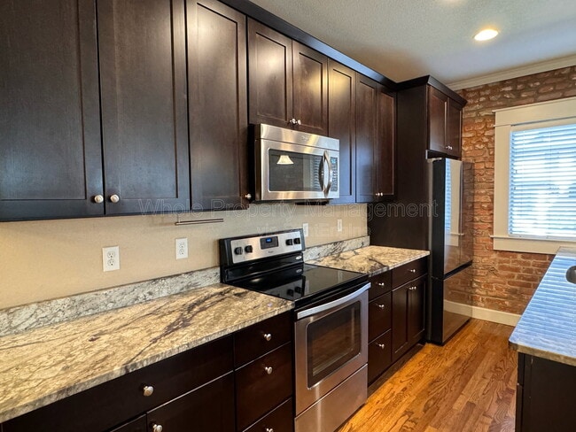 Building Photo - 2118 E 21st Ave