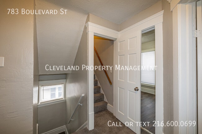 Building Photo - 783 Boulevard St