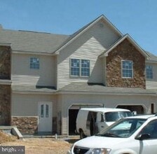 Building Photo - 173 Kristy Ln
