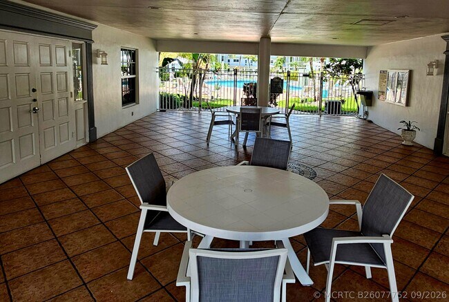 Building Photo - 1461 S Ocean Blvd