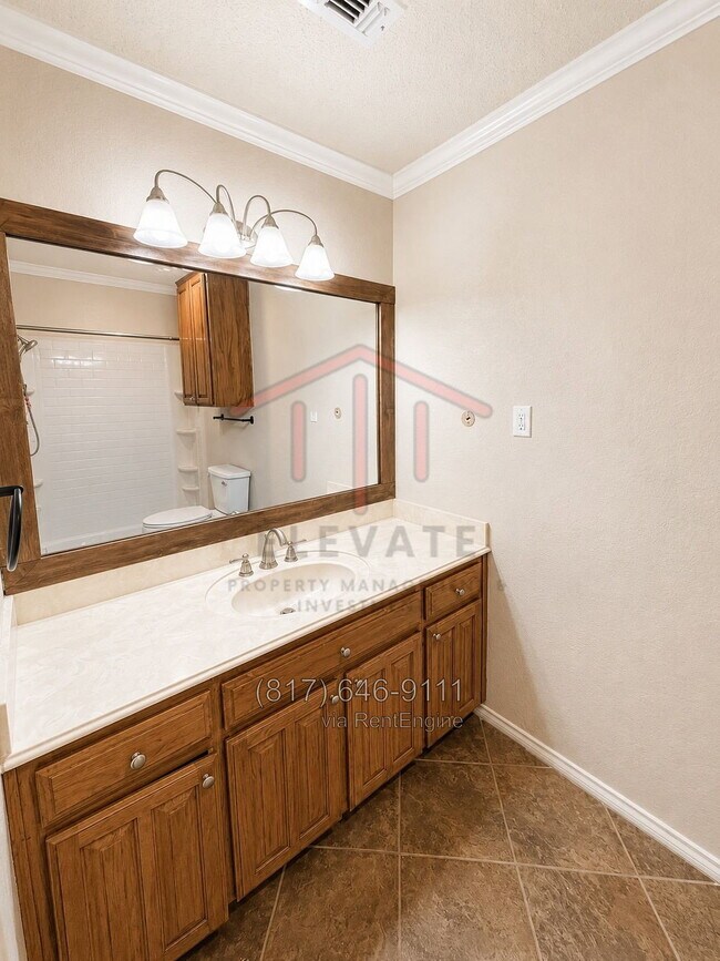 Building Photo - 2117 Pinwood Cir