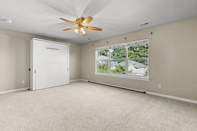Building Photo - 15119 SW Greenfield Dr