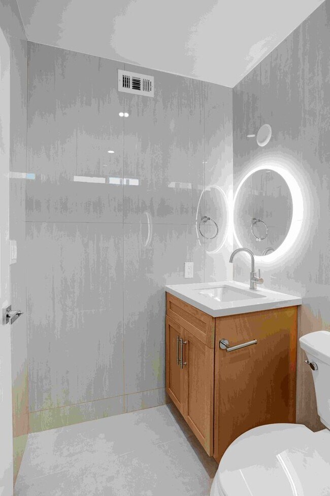 Building Photo - Brand-New Designer 2 Bed / 2 Bath – Spacious Upstairs Unit w/ Parking | Prime Alhambra