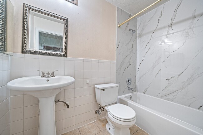 Building Photo - 13130 Eldridge Meadow Dr