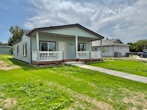 Building Photo - 4212 E Princeton Ave