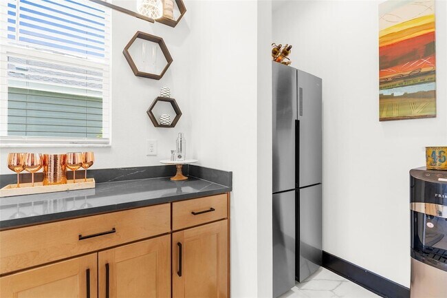 Building Photo - 8756 Windlass Cv