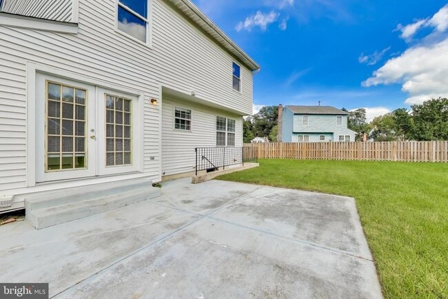 Building Photo - 8813 Francesca Dr