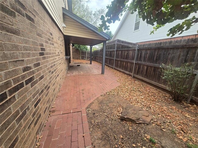 Building Photo - 1212 Kingston Ct