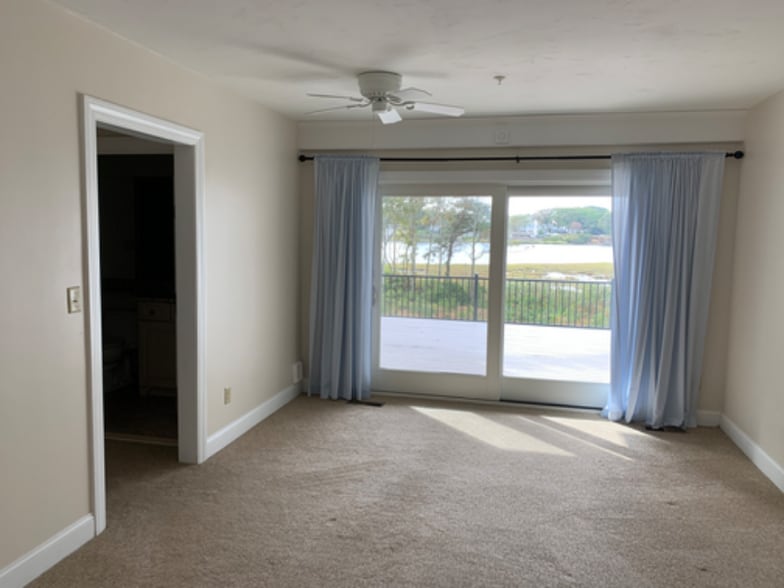 Building Photo - 345 Camp St