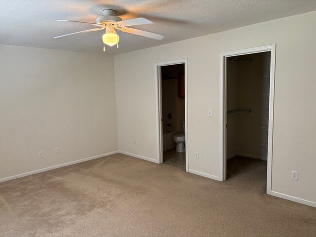 Building Photo - 845 Woodside Creek Dr