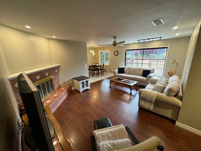Building Photo - Coming soon!! beautiful spacious 3 bedroom...