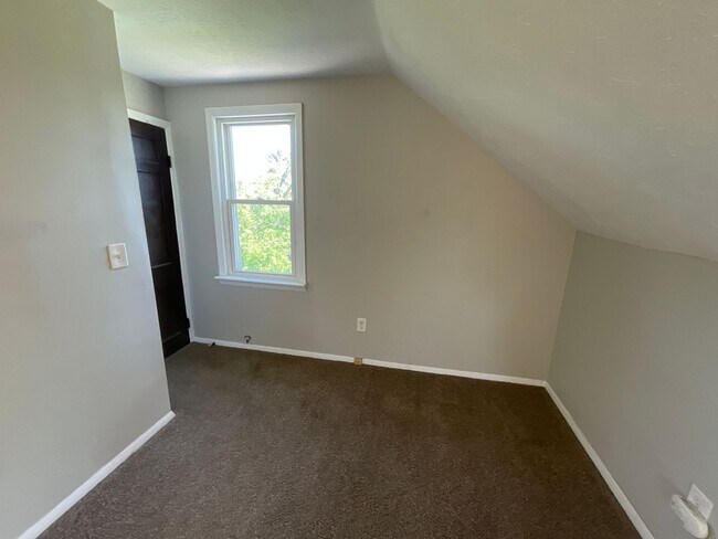Building Photo - 9584 Ridge Rd