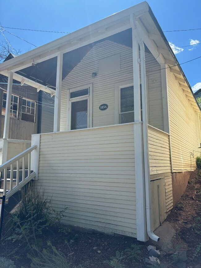 Building Photo - 103 Ruxton Ave