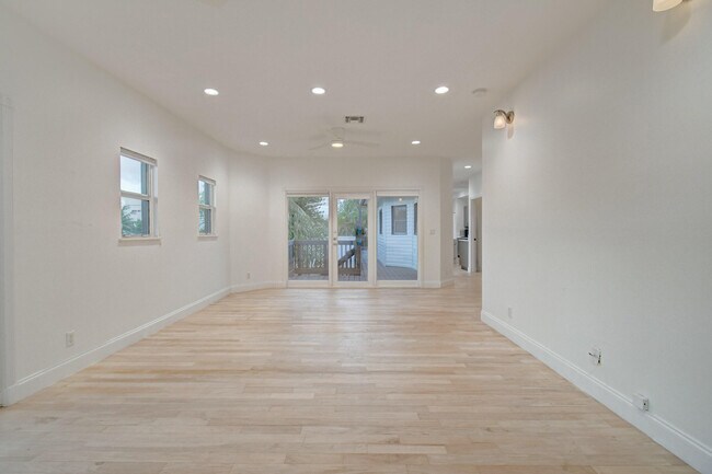 Building Photo - 21 Oceanview Dr