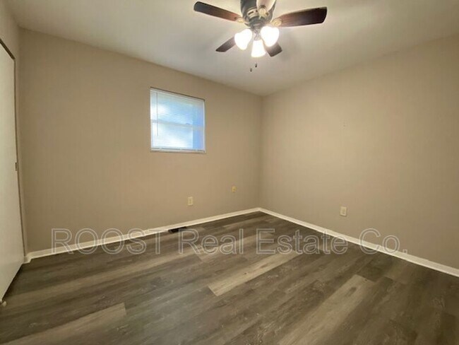 Building Photo - 3323 Upper Valley Pike