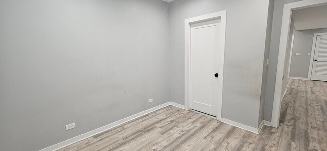 Building Photo - 3752 W Division St