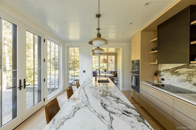 Building Photo - 4-6 Old Primrose Hill Rd