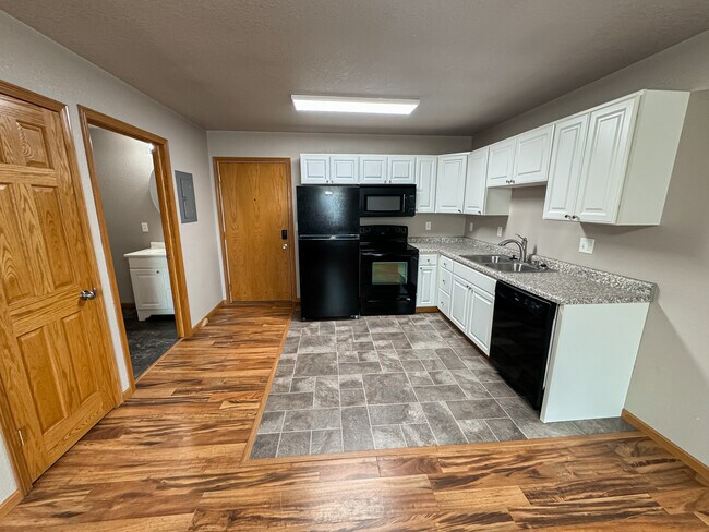 Primary Photo - Theater Apartments Beulah