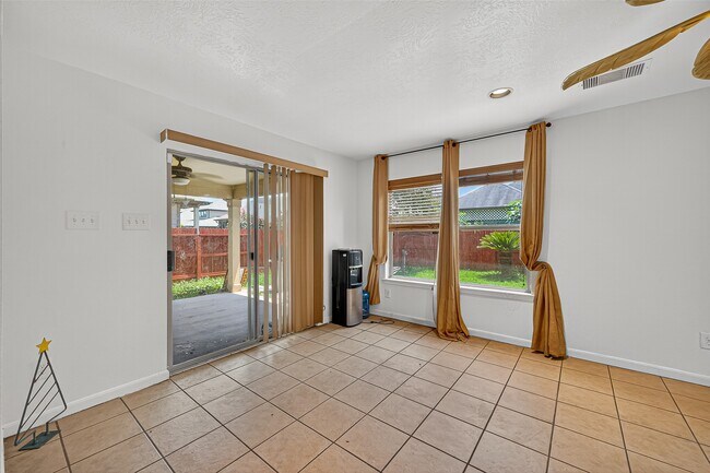 Building Photo - 16547 Lanesborough Dr